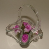 Cestinha de cristal com mini rosas