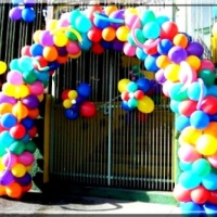 arco com  bales , porto do clube em carnaval