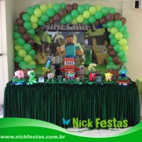Locao de mesa decorada infantil Minecraft