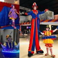 Perna de pau,  Palhaa baleira e Show de Circo Tradicional!
