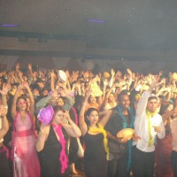 convidados com Kit festa
