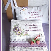 Kit especial para o Dia das Mes!!!! Toalha de banho + almofada decorativa + chaveiro de presente