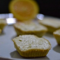 Muffin integral de laranja, bem molhadinho.