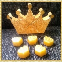 caixa coroa com sabonetes de mini coroas