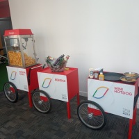 Distribuição de Batata Chips, Bebidas e Cachorro quente em premiação Google, RJ.