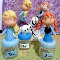 Potinhos e tubetes do Frozen!
Anna, Elsa e Olaf.
Lembranas para aniversrios.