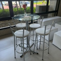 Banquetas e Mesas Bistrô