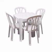 Conjunto de mesa plstica quadrada com 4 cadeiras plstica sem brao