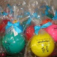 lembrancinha bolas personalizadas