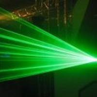 detalhe do efeito laser verde duplo