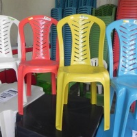 Cadeiras coloridas de alta durabilidade