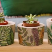 VASINHO EM CIMENTO PARA ARRAJINHOS DE MESAS DE FESTAS OU LEMBRANCINHAS