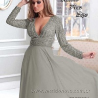 Vestido bodas de prata com decote em V generoso
Loja especializada em vestidos de festa de boa qual