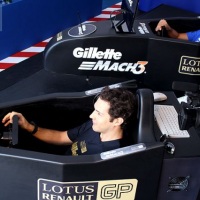 Bruno Senna no Cockpit Simulador de F1 da Virtual Grand Prix