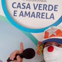 palhao locutor no stand imobilirios
