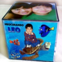 Foto Cubo de acr�lico personalizado com a foto da crian�a e o tema da festa