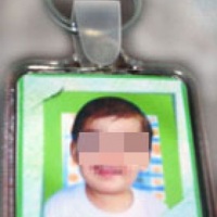 Chaveiro de acr�lico personalizado com a foto da crian�a e o tema da festa