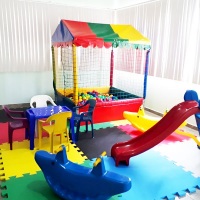 Alugue a rea Baby da World Kids e proporcione diverso segura para os pequenos! Com uma estrutura c