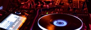 9 conselhos para encontrar o melhor <b>Curso</b> de DJ 2024